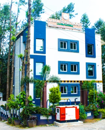 Lavish Moon Hotel Image 1